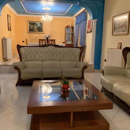 Griza Villa Fier